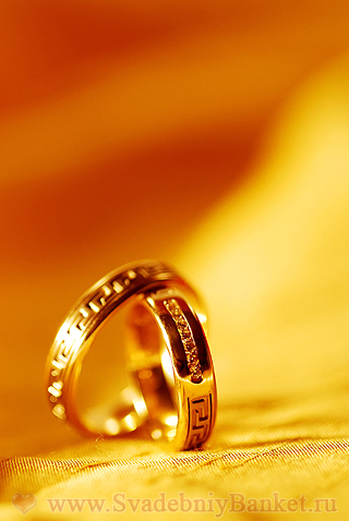 Золотые обручальные кольца