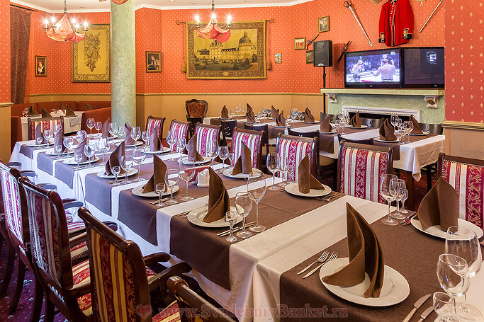 Красный каминный караоке-зал ресторана Коронный